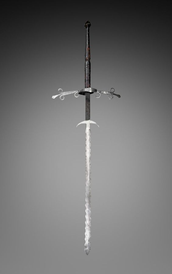 Two-Handed Sword with Flamboyant Blade