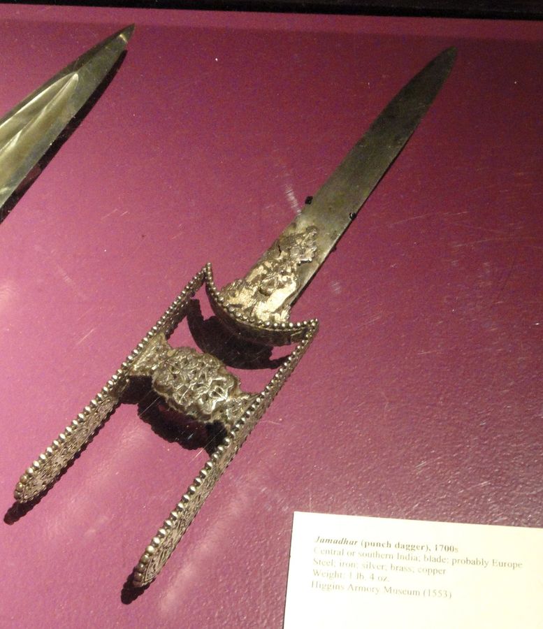 Katar push dagger, central or southern India, 1700s - Higgins Armory Museum - DSC05593