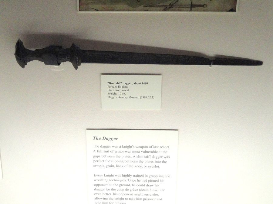 Roundel dagger, perhaps England, circa 1480 - Higgins Armory Museum - DSC05476