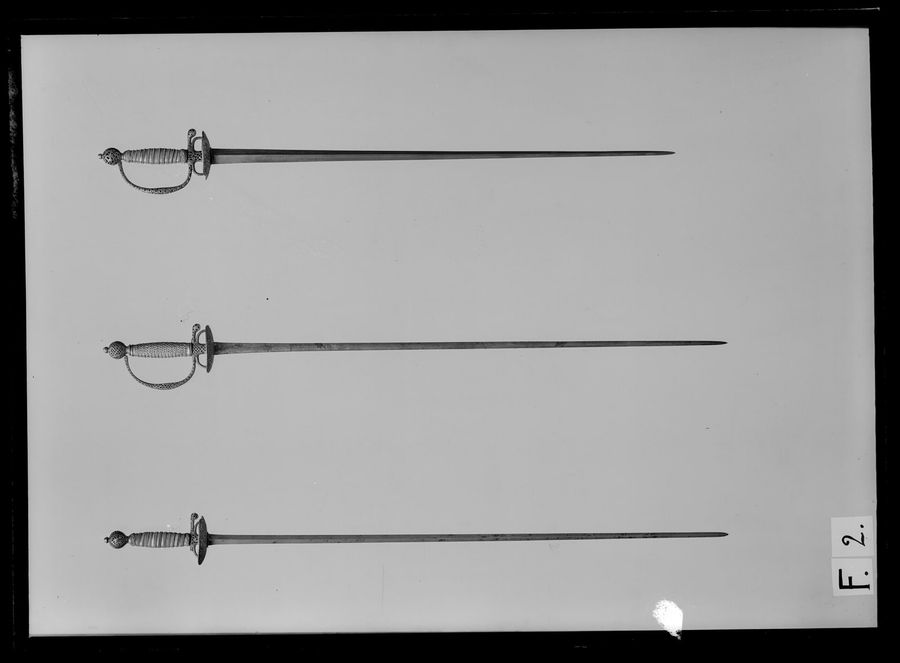 Kavaljersvärja (defekt). Delar av fästet Frankrike (?) ca 1760-1780.