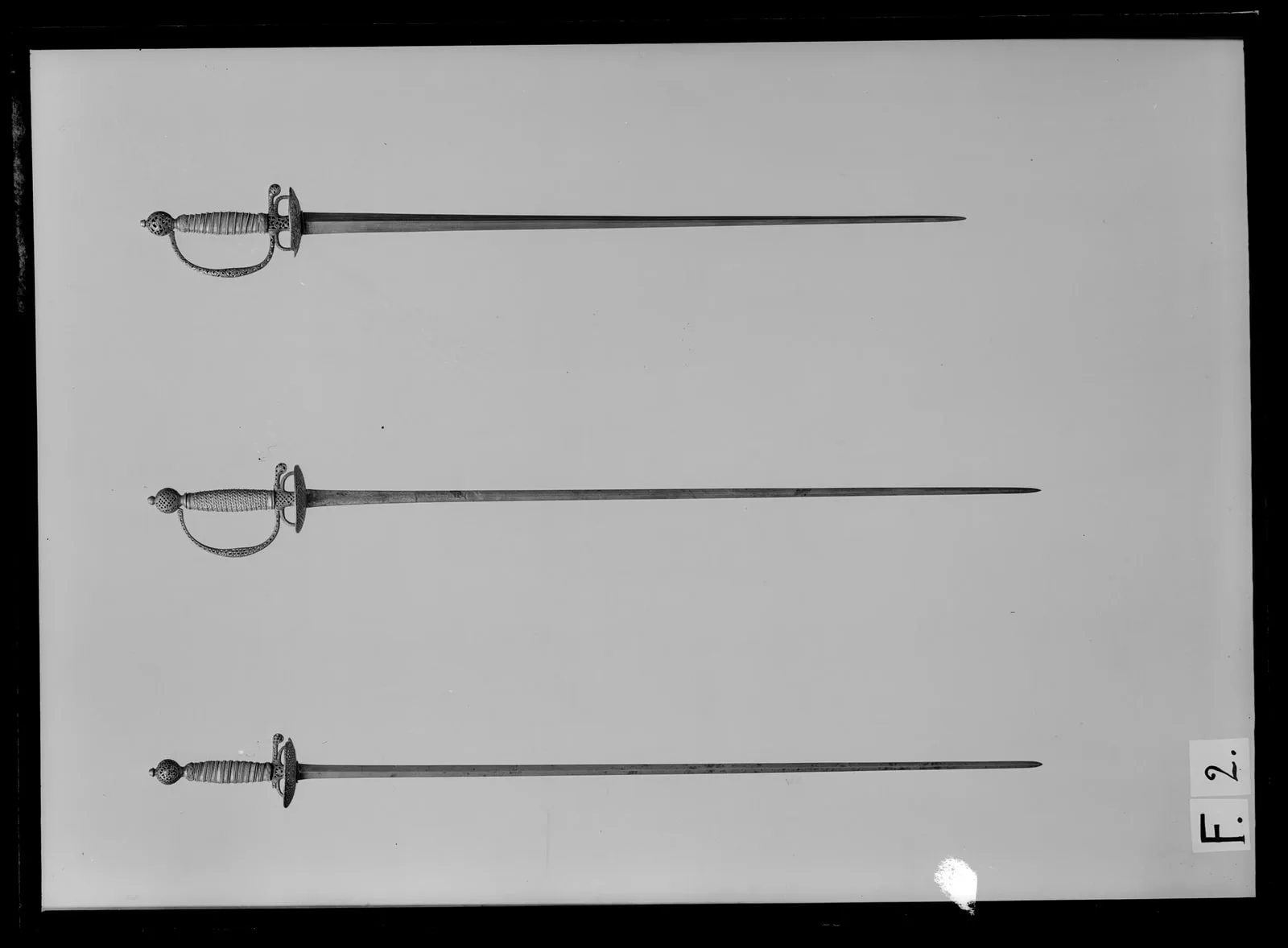 Kavaljersvärja (defekt). Delar av fästet Frankrike (?) ca 1760-1780.