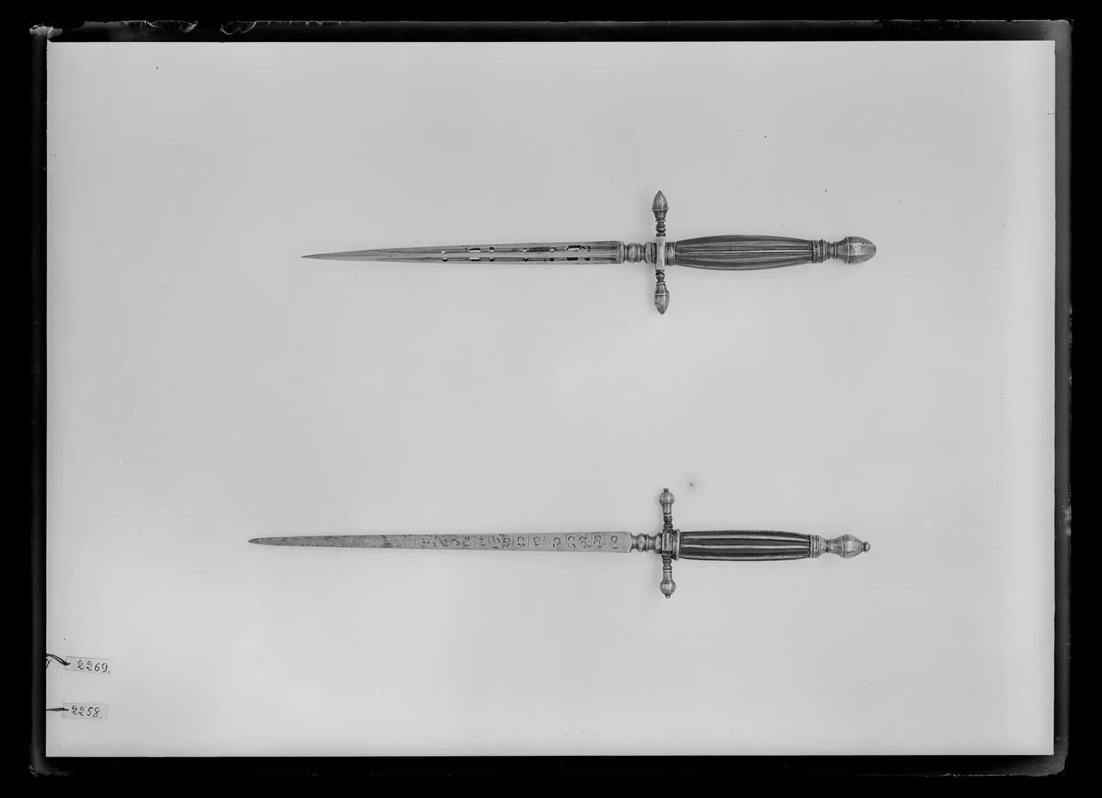 Stilett, 1800-talet.