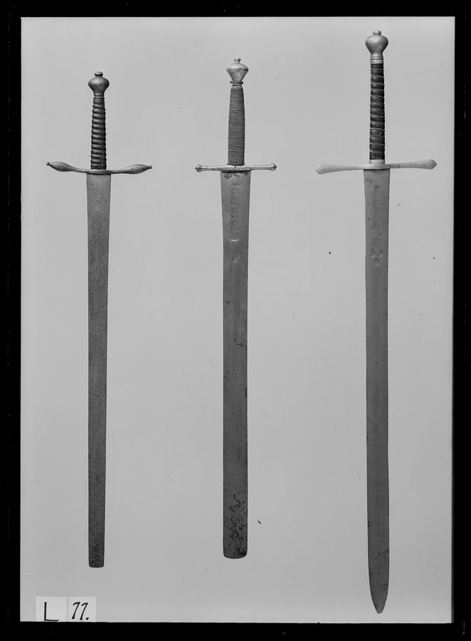 Tvåhanddssvärd, slagsvärd, värdighetstecken vid svenska flottan, Peter Tesche, Vira 1657.
