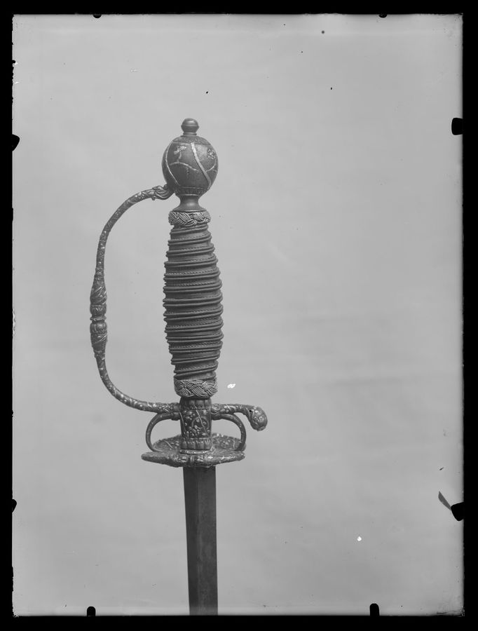 Kavaljersvärja, Paris, Lacollombe 1700-talets början.