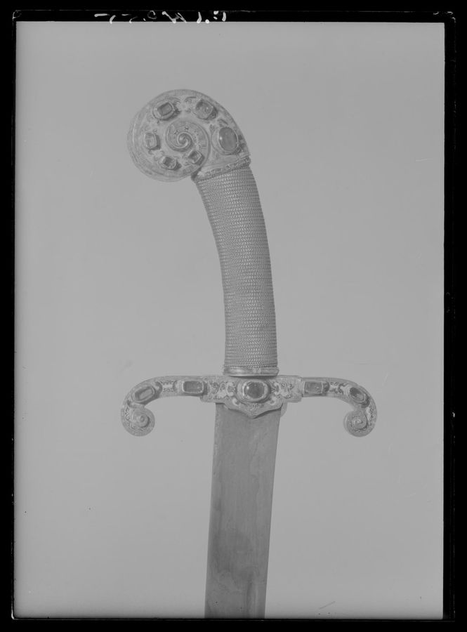 Sabel av turkisk typ, kilij, 1500-tal. Fästet möjligen tillverkat av Gillis Coyet, Stockholm