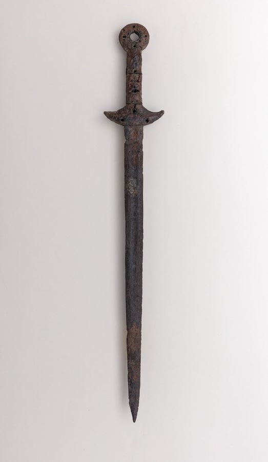 Ring-Pommel Sword