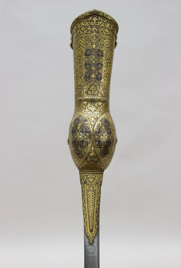 Gauntlet Sword (Pata) with Scabbard