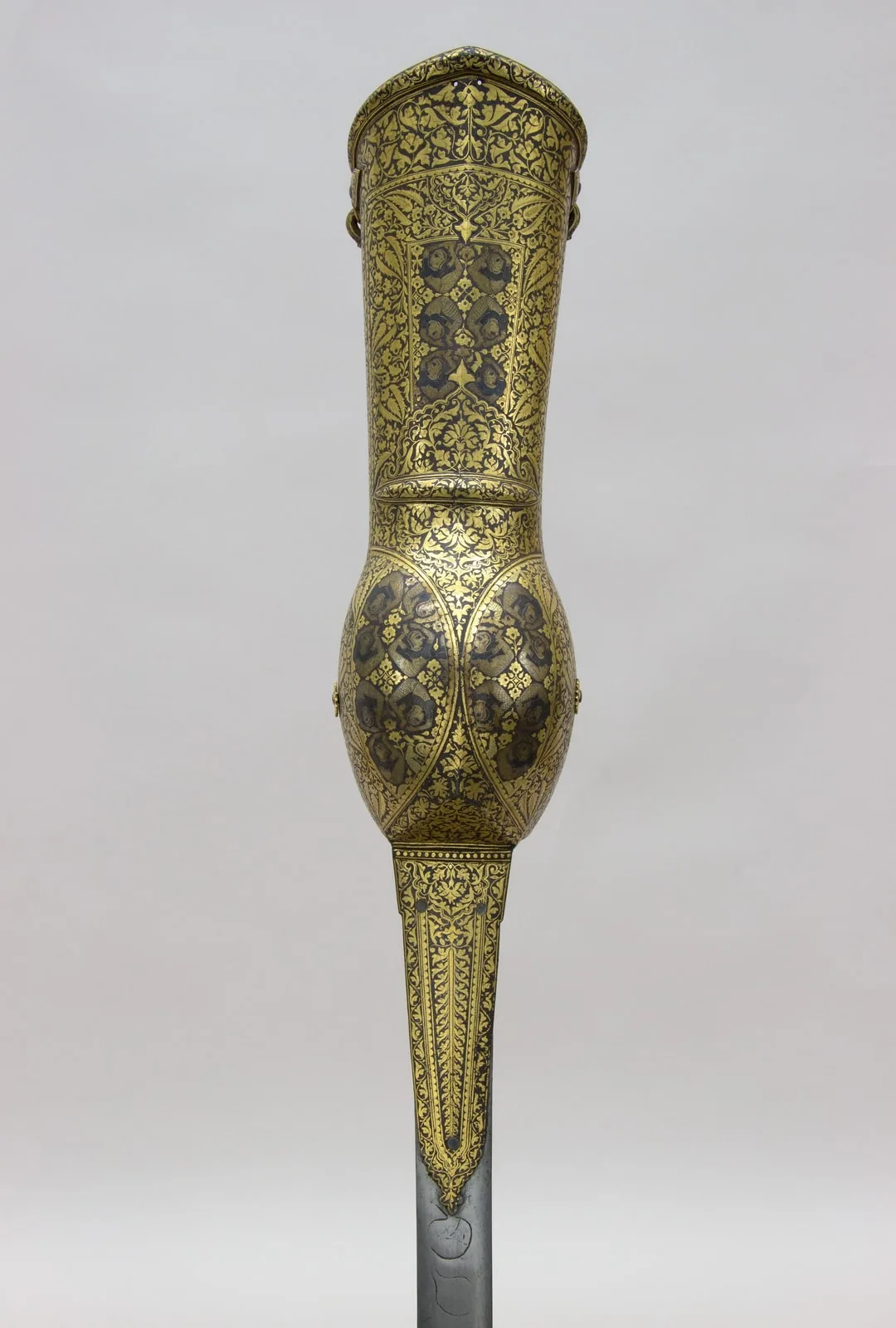 Gauntlet Sword (Pata) with Scabbard