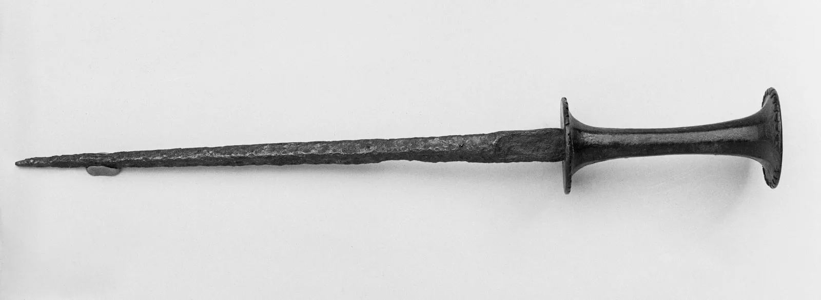 Roundel Dagger