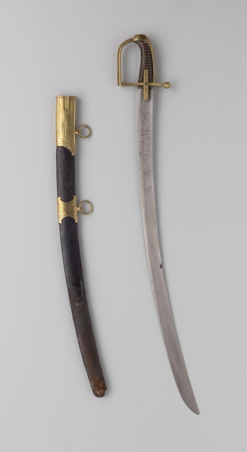 Officierssabel der cavalerie met schede en ornament op de stootplaat