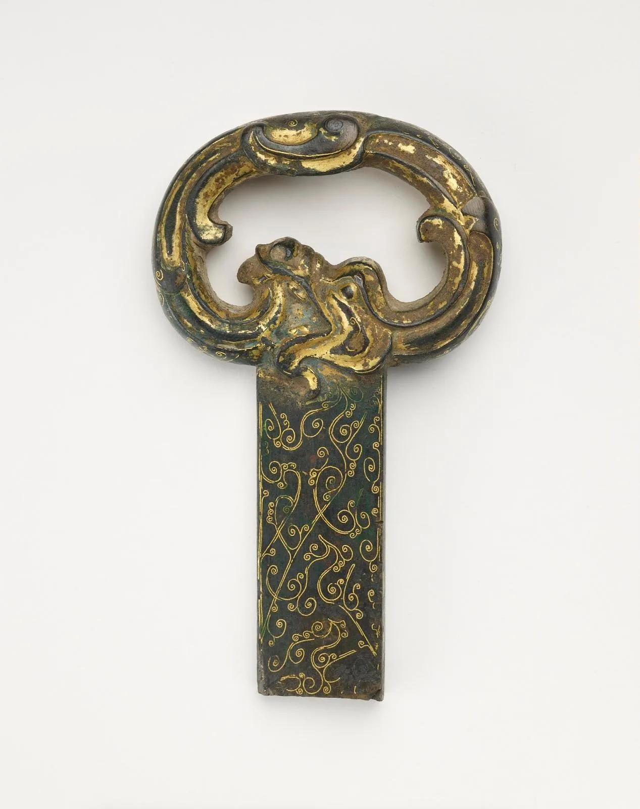 Sword hilt with ring pommel in the form of a dragon
